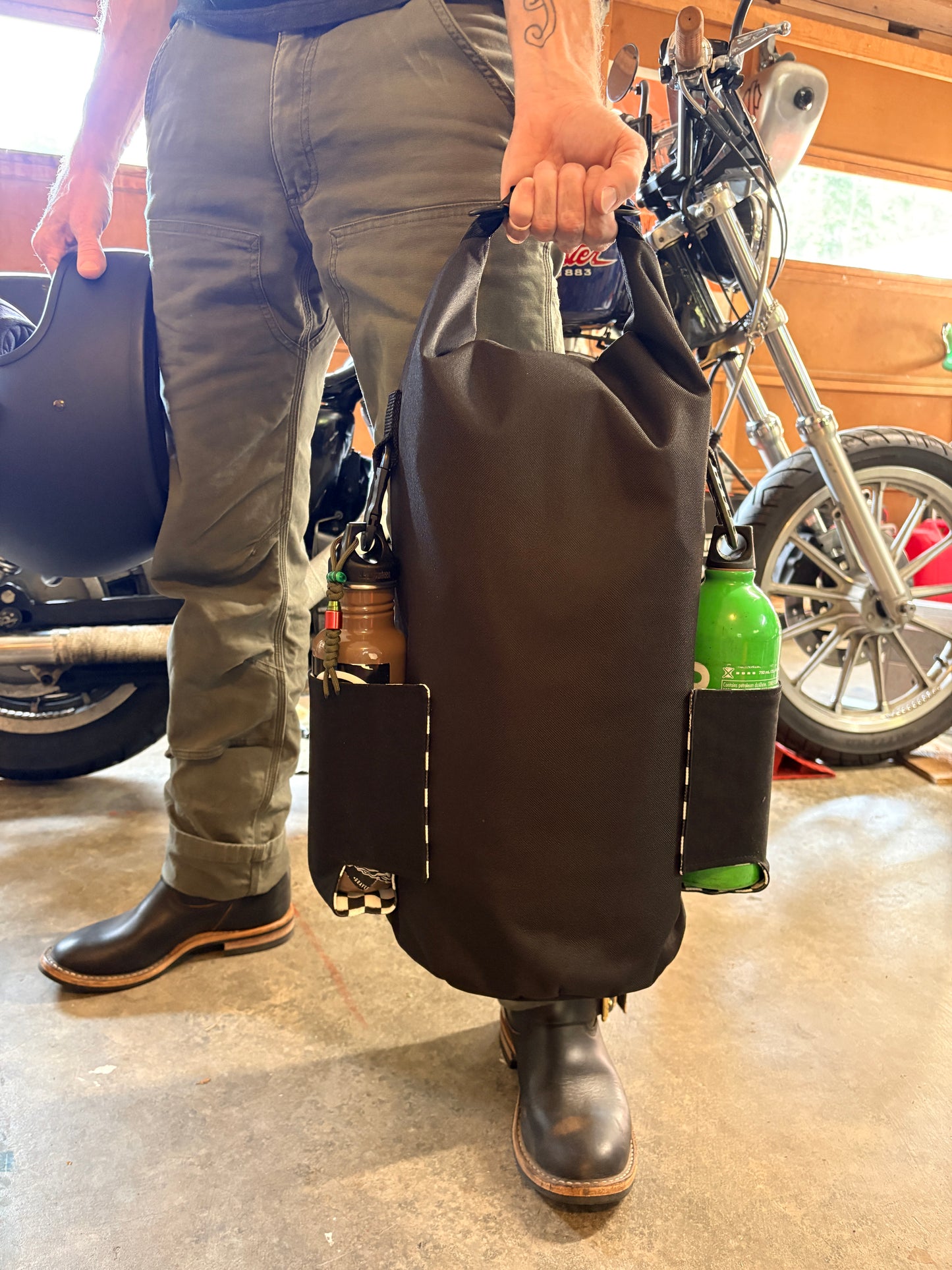 Sissy Bar Bag: Double Bottle Holder