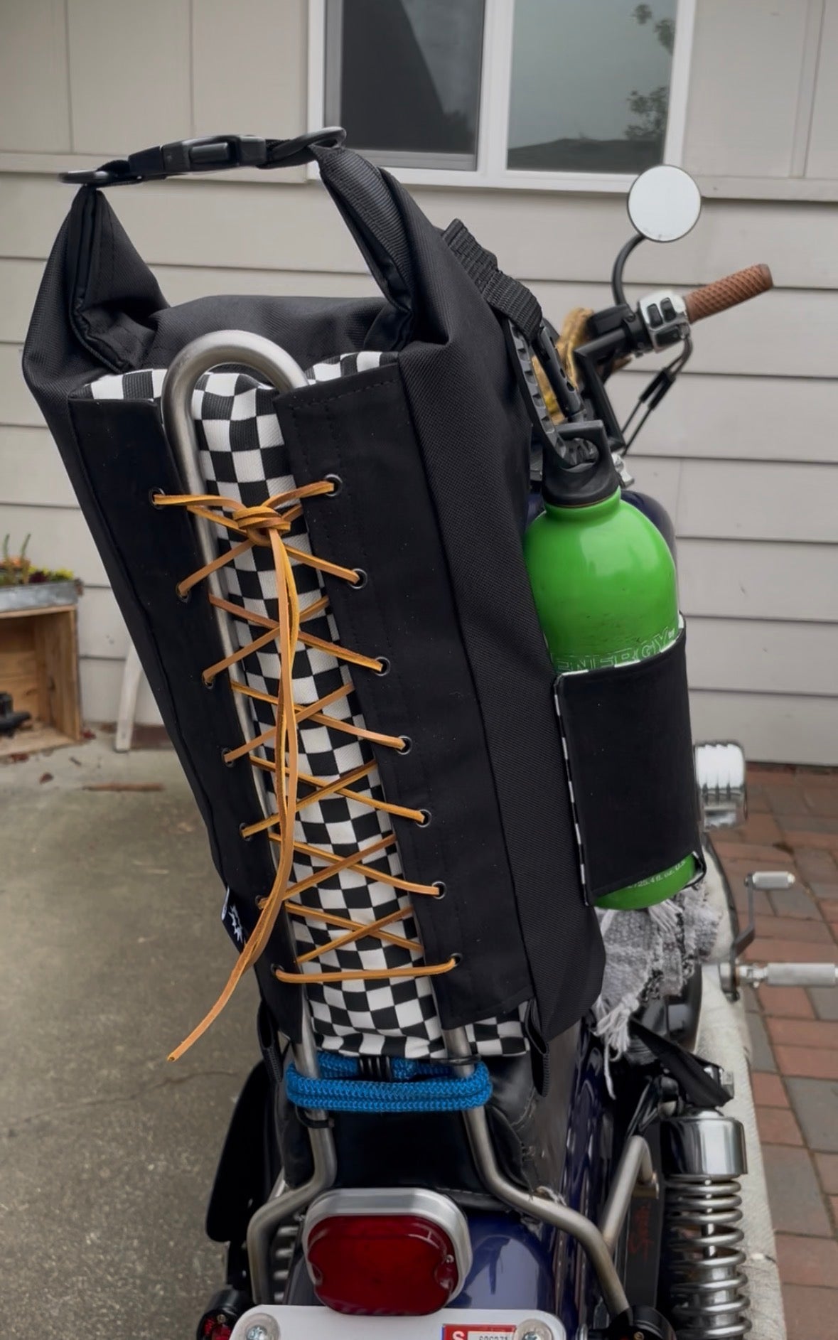 Sissy Bar Bag: Double Bottle Holder