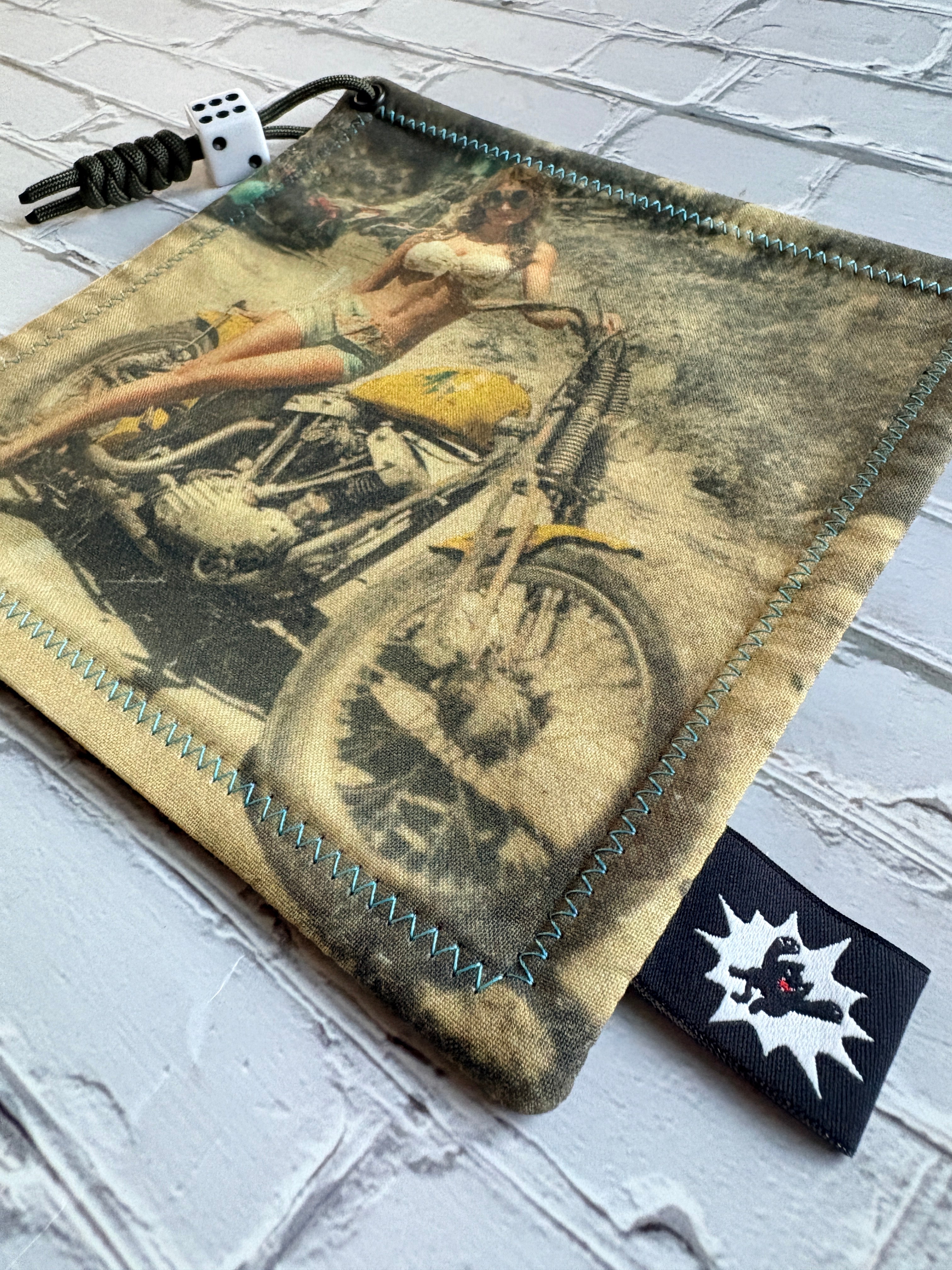 Hank Cartel: Lucky Lady – Attack Cat Bags