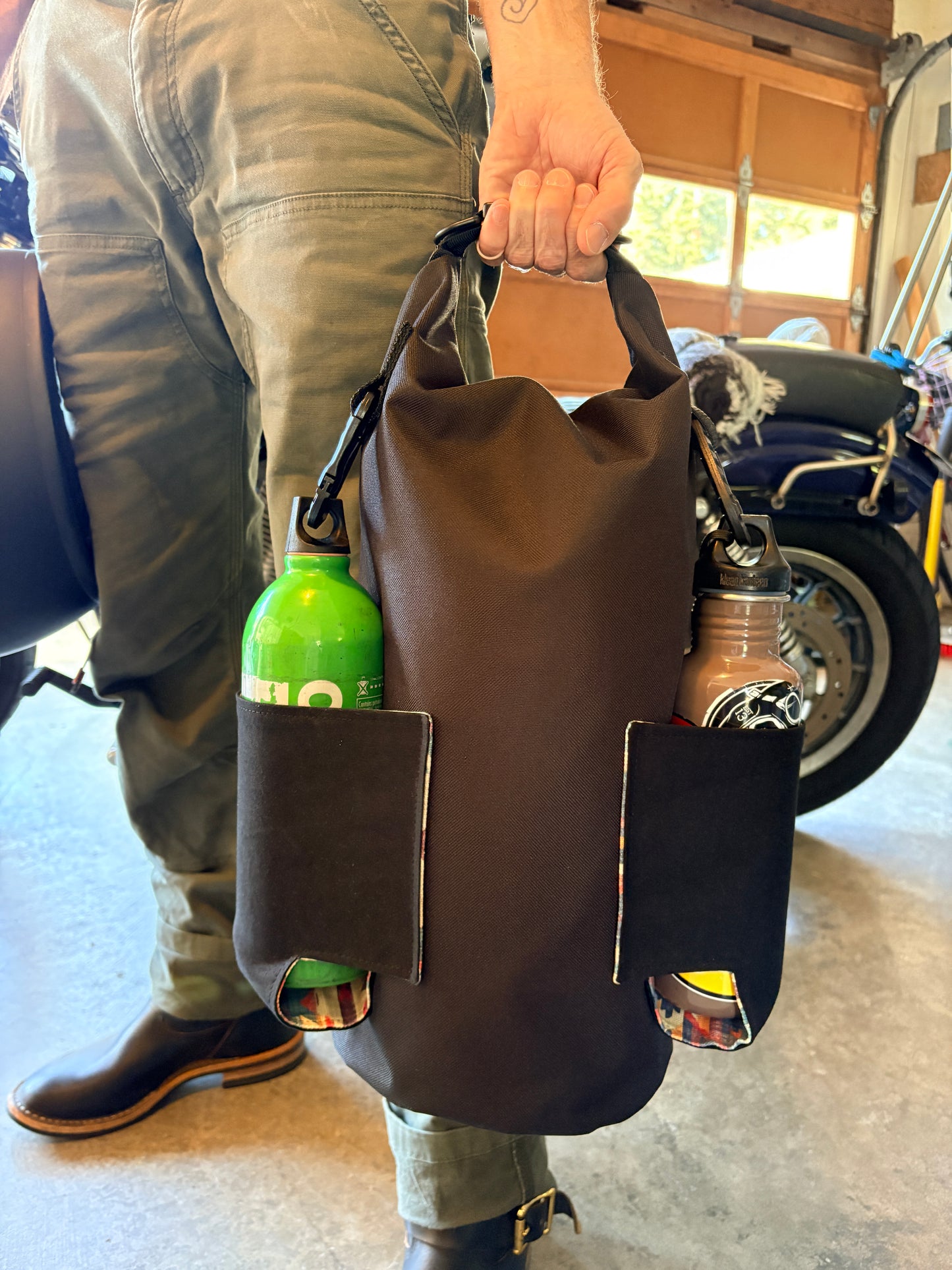 Sissy Bar Bag: Double Bottle Holder