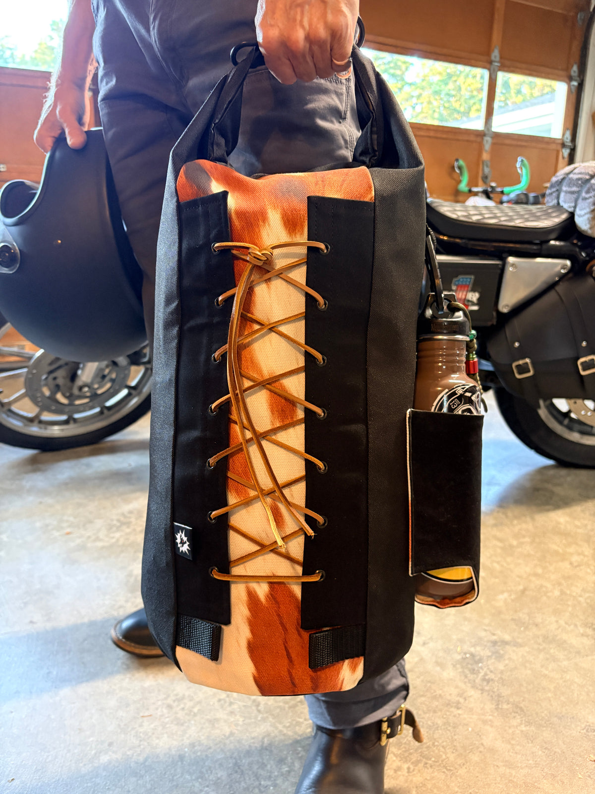 Sissy Bar Bag: Double Bottle Holder
