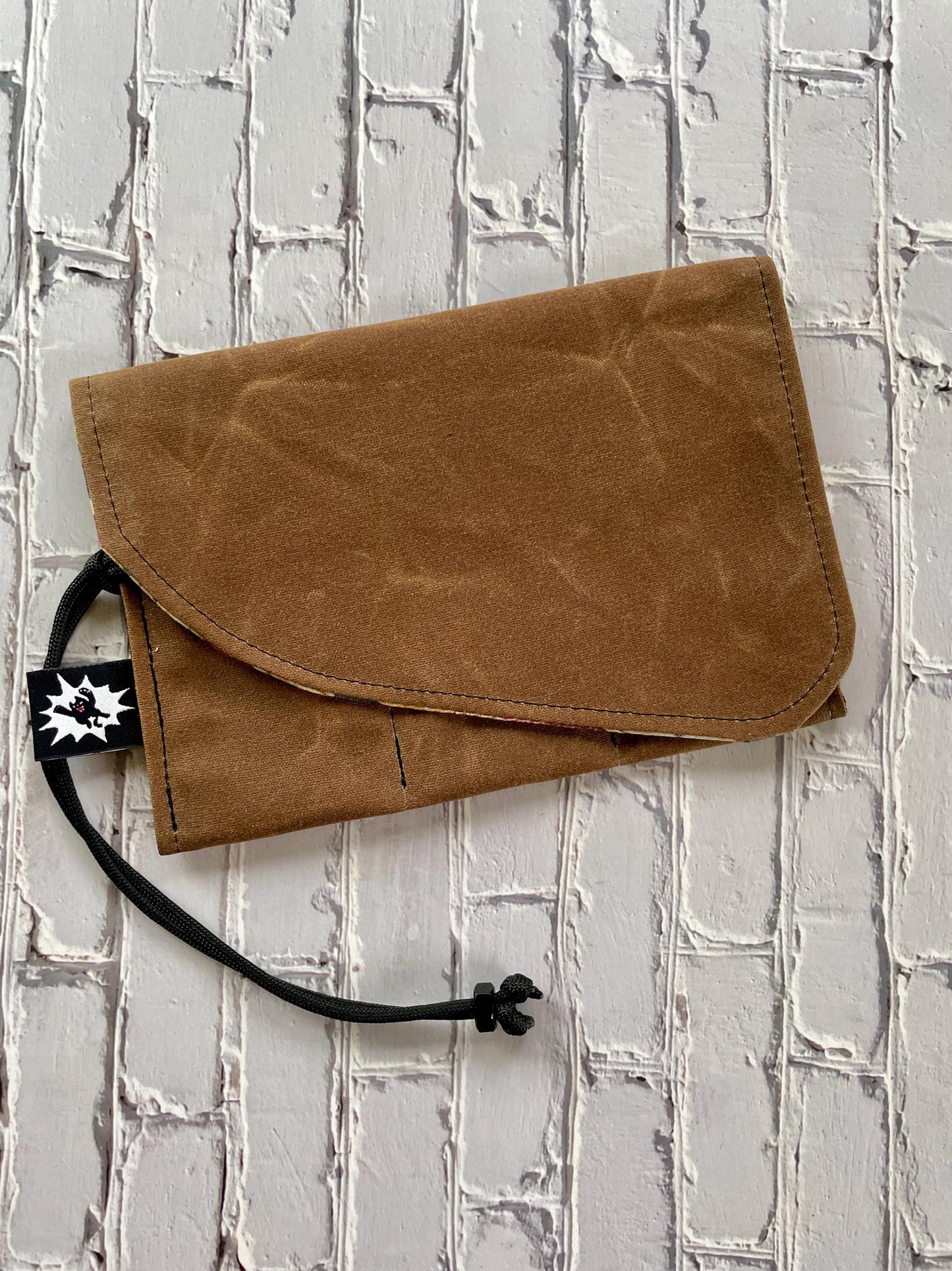 Rugged EDC Tool Roll – Nutmeg Waxed Canvas with Stars and Stripes Liner, Paracord Wrap and Metal Nut Closure, Patriotic Gift for Him