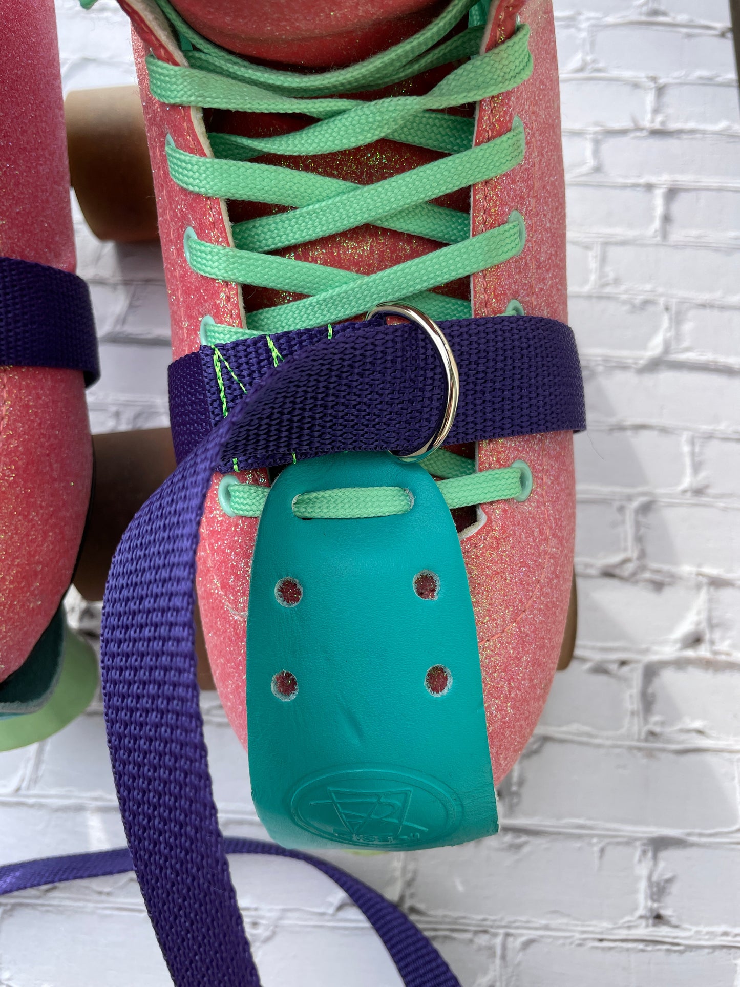 Roller Skate Leash, Strap Carrier for Skates