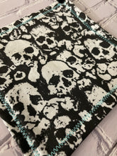 Load image into Gallery viewer, Scull Wall Hank
