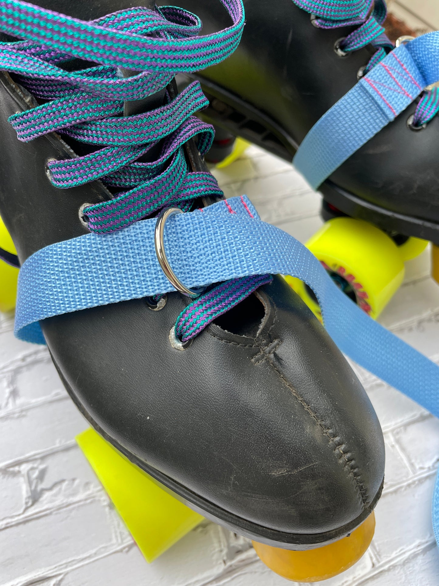 Roller Skate Leash, Strap Carrier for Skates