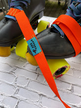 Load image into Gallery viewer, Roller Skate Leash, Strap Carrier for Skates

