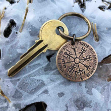 Load image into Gallery viewer, Vegvsir Wayfinder Bronze Keychain
