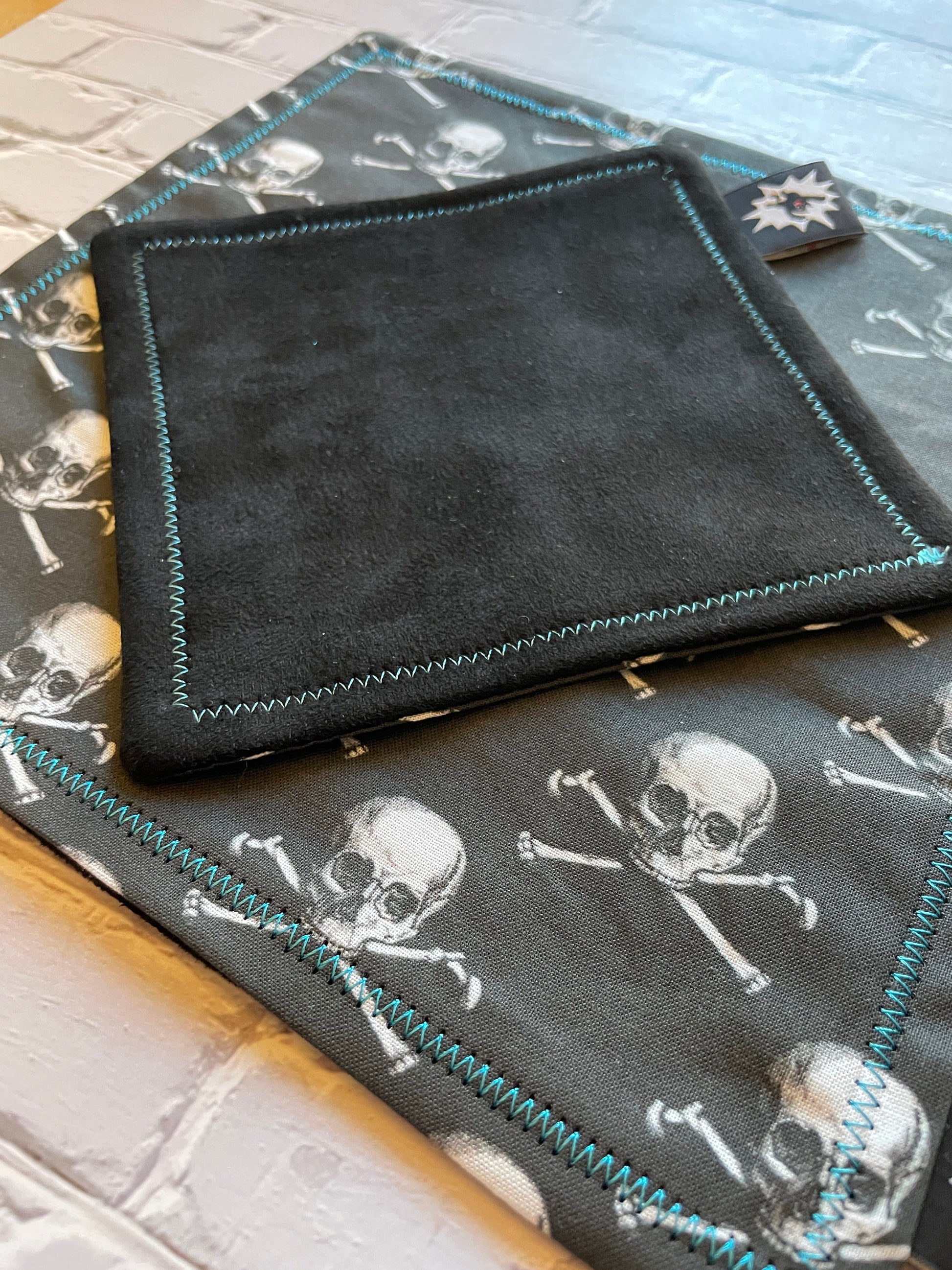 EDC Hank | Handkerchief for Every Day Carry | EDC Gear | Hank For EDC Organizer Pouch | Jolly Roger  | Paracord | Scull and Crossbones