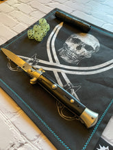 Load image into Gallery viewer, EDC Hank | Handkerchief for Every Day Carry | EDC Gear | Hank For EDC Organizer Pouch | Jolly Roger | Paracord | Pirate Scull and Crossbones
