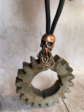 Load image into Gallery viewer, Scull Kraken EDC Knife Paracord Bead | Ending Bead | DIY EDC Gear | Everyday Carry | Hank or Zipper | Large Hole | Cthulhu Ship Nautical
