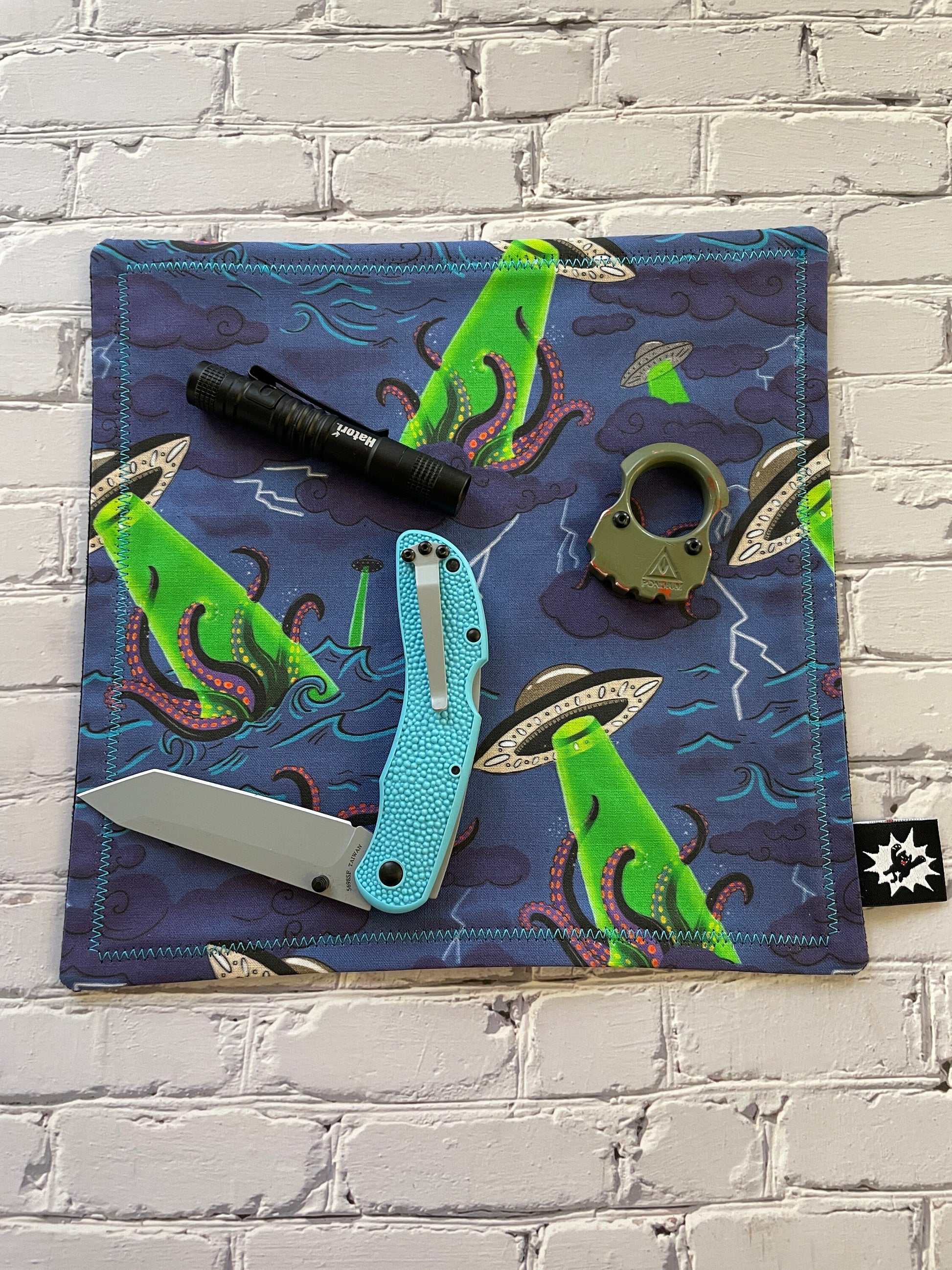 Alien Octopus | Handkerchief for Every Day Carry | EDC Gear | Hank For EDC Organizer Pouch | Paracord | Invasion Abduction Titanium Bead