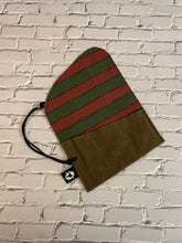 Load image into Gallery viewer, EDC Tool Roll | Waxed Canvas Tool Pouch | Every Day Carry Gear Bag | Edc Pocket Organizer | Knife Roll | Pocket Dump Display Hank | Freddy
